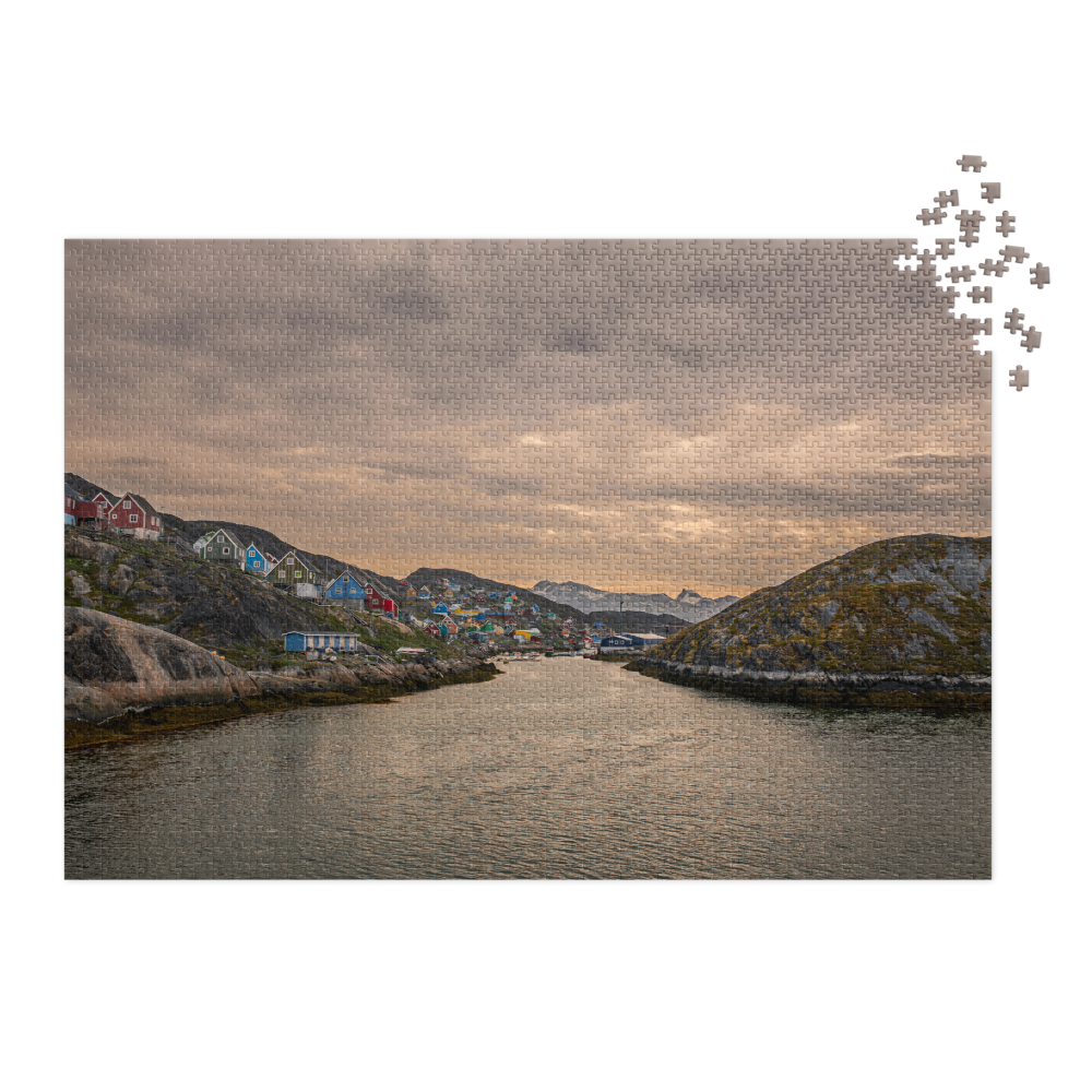 Greenland Houses Jigsaw Puzzle with storage tin